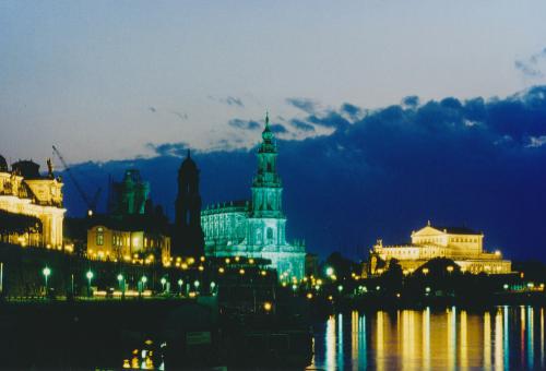 Dresden-UJF-01